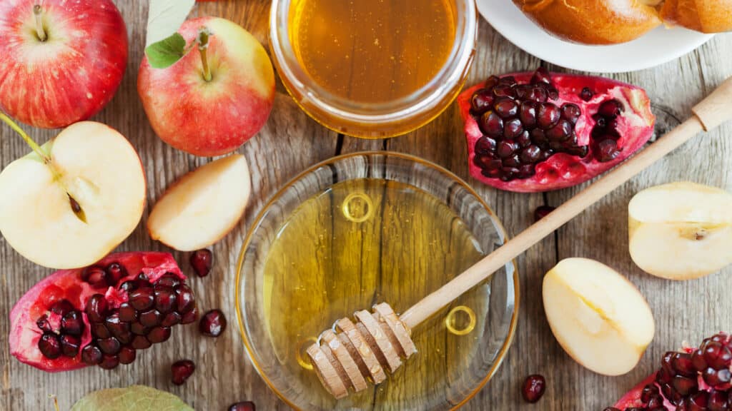 Rosh Hashanah apples, honey and pomegranate